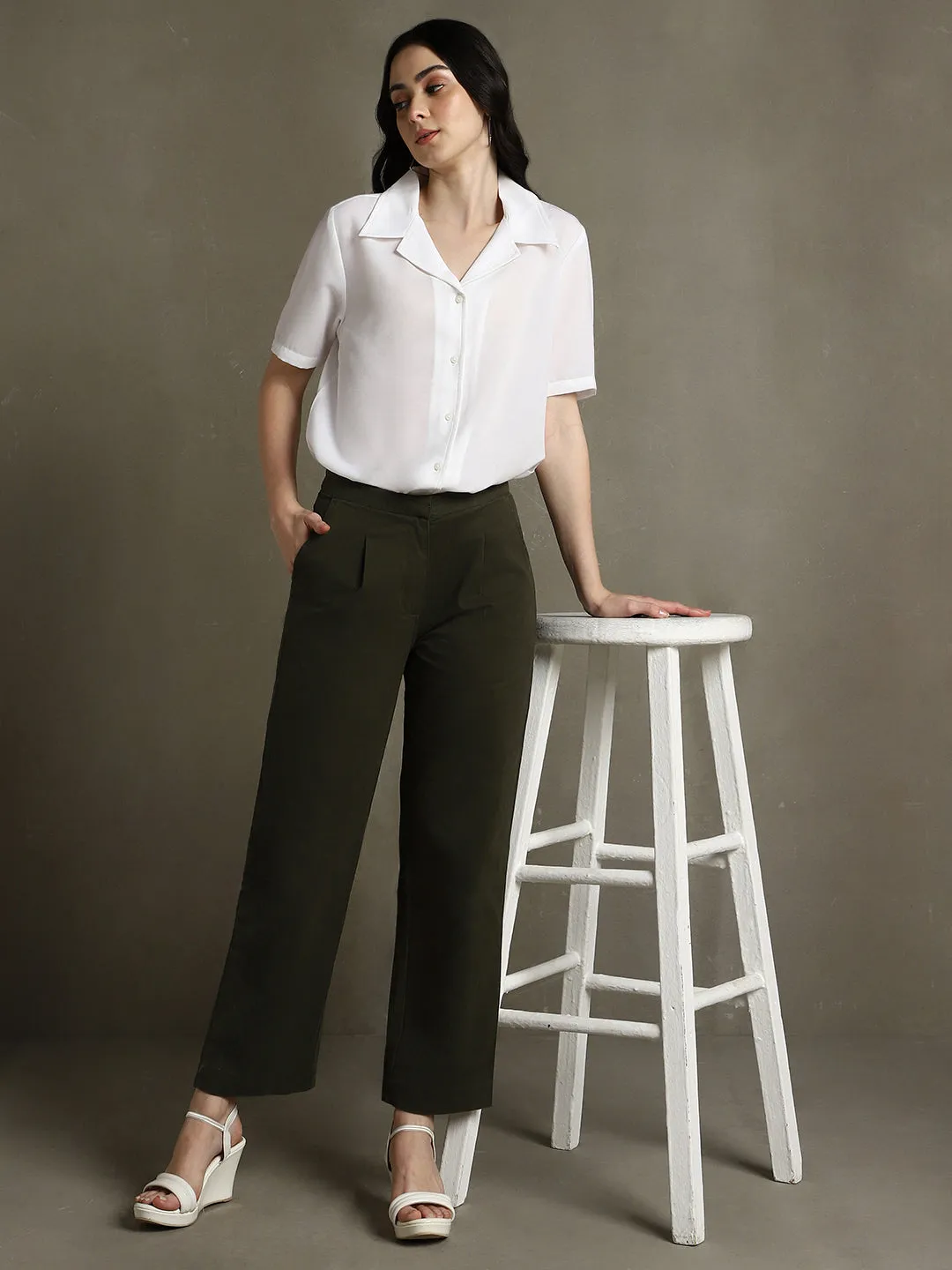 DL Woman Olive Solid Straight Fit Trousers