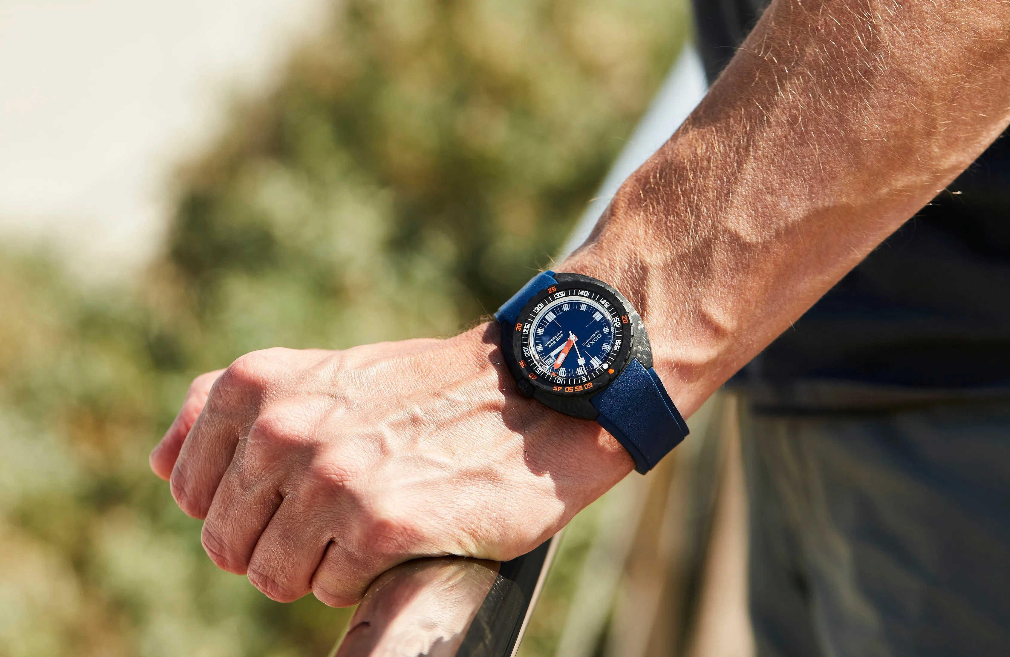 Doxa SUB 300 Carbon COSC Caribbean Rubber