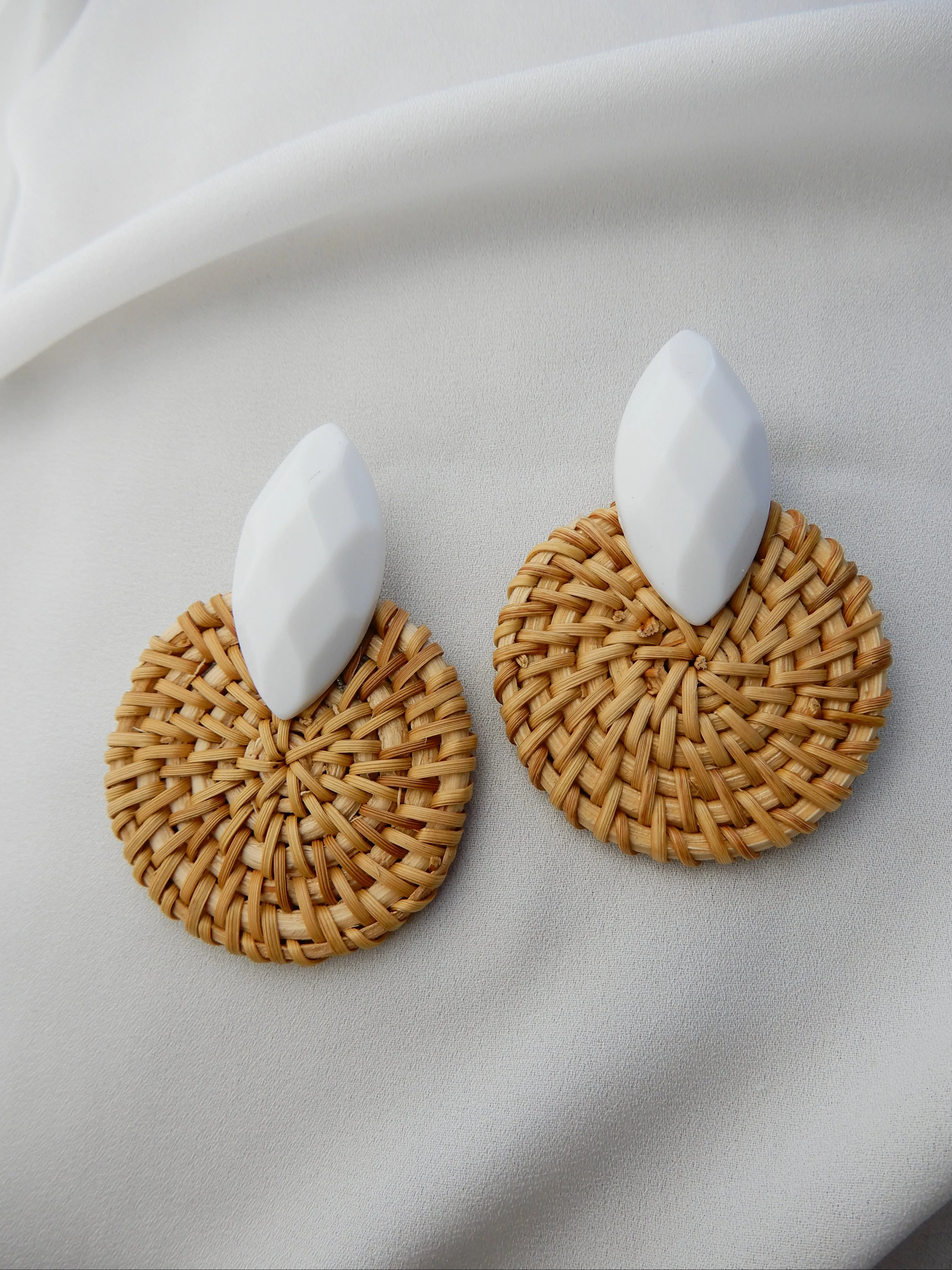 Ratten White Gem Earrings