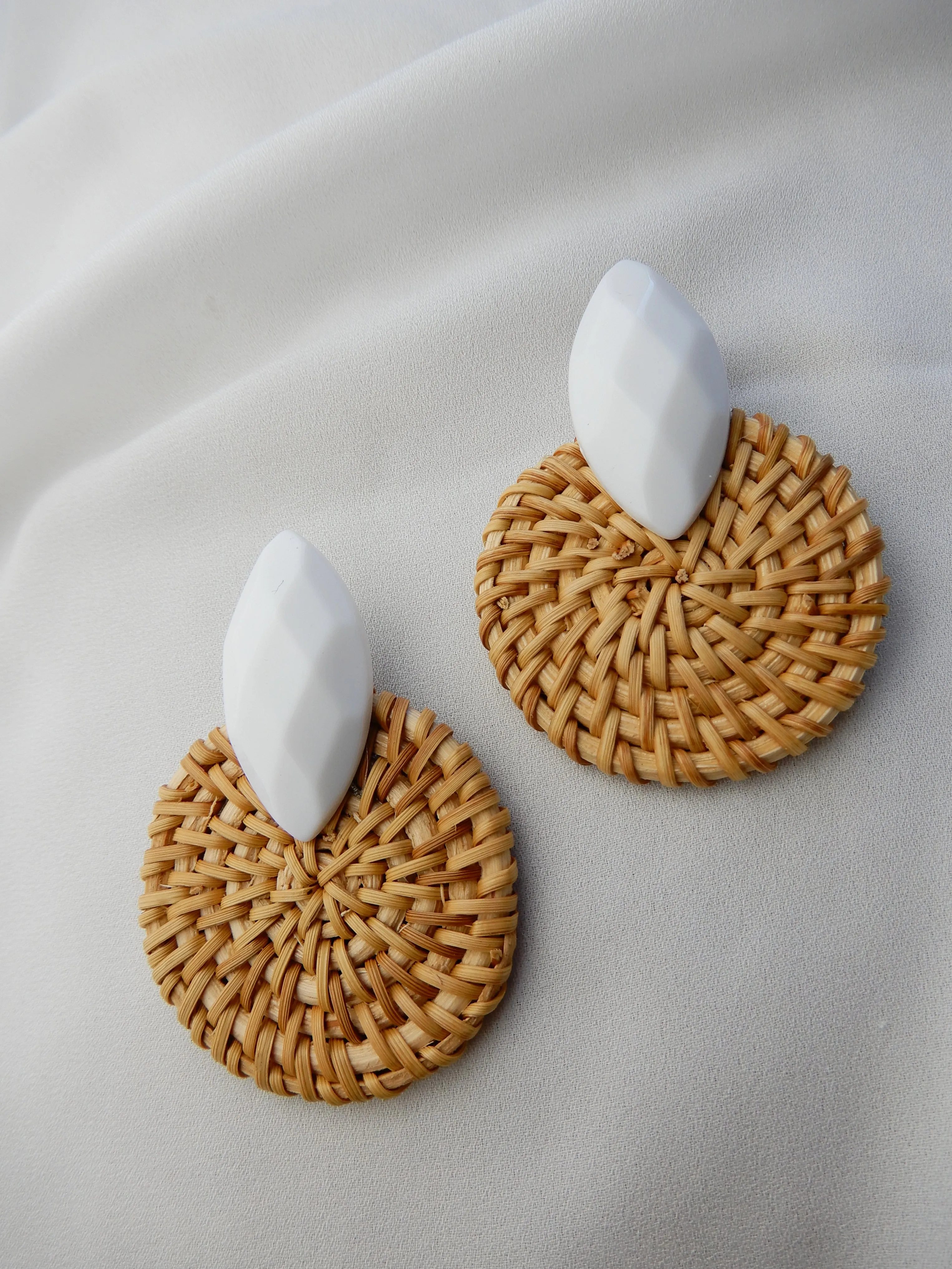 Ratten White Gem Earrings
