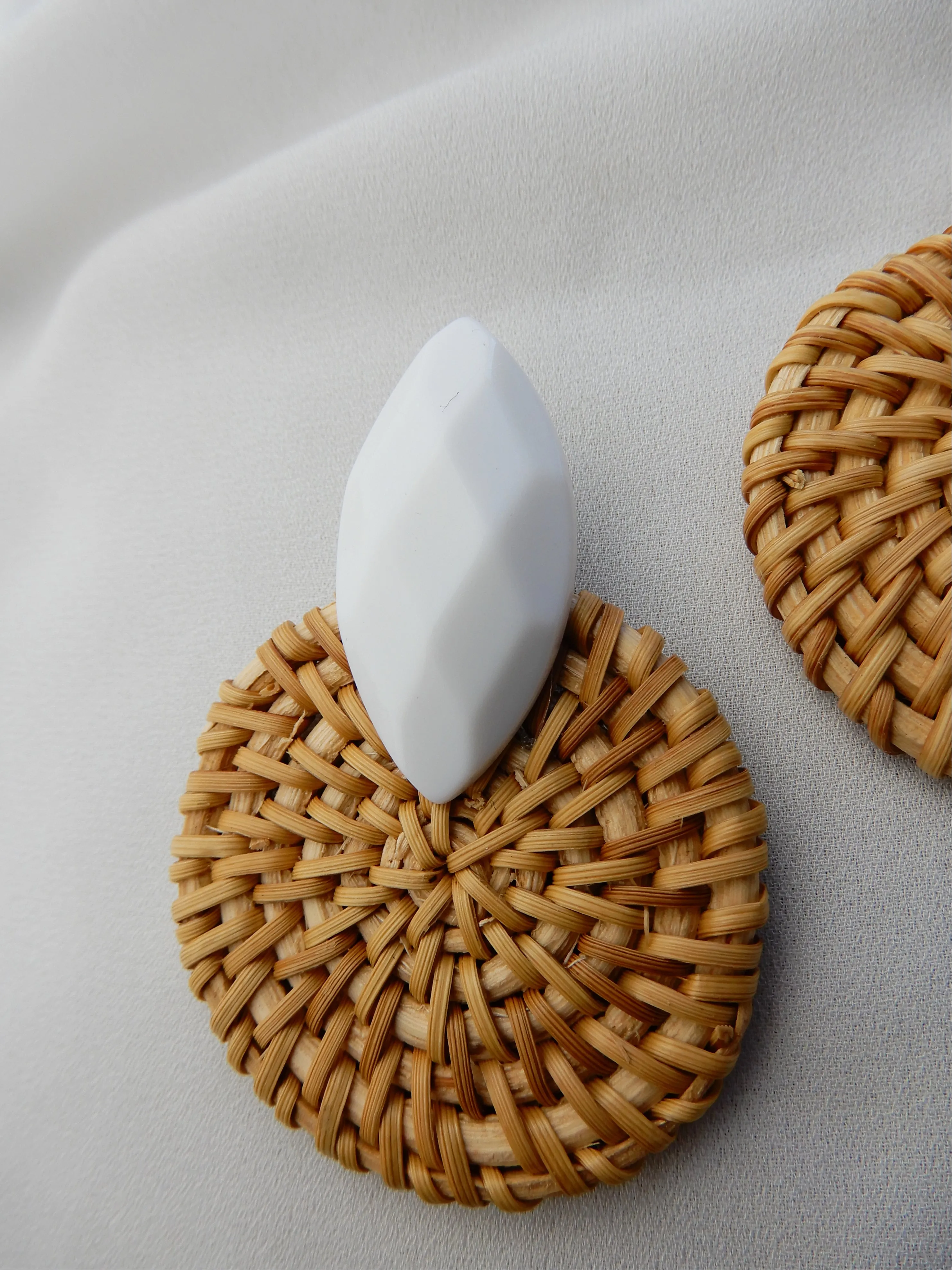 Ratten White Gem Earrings