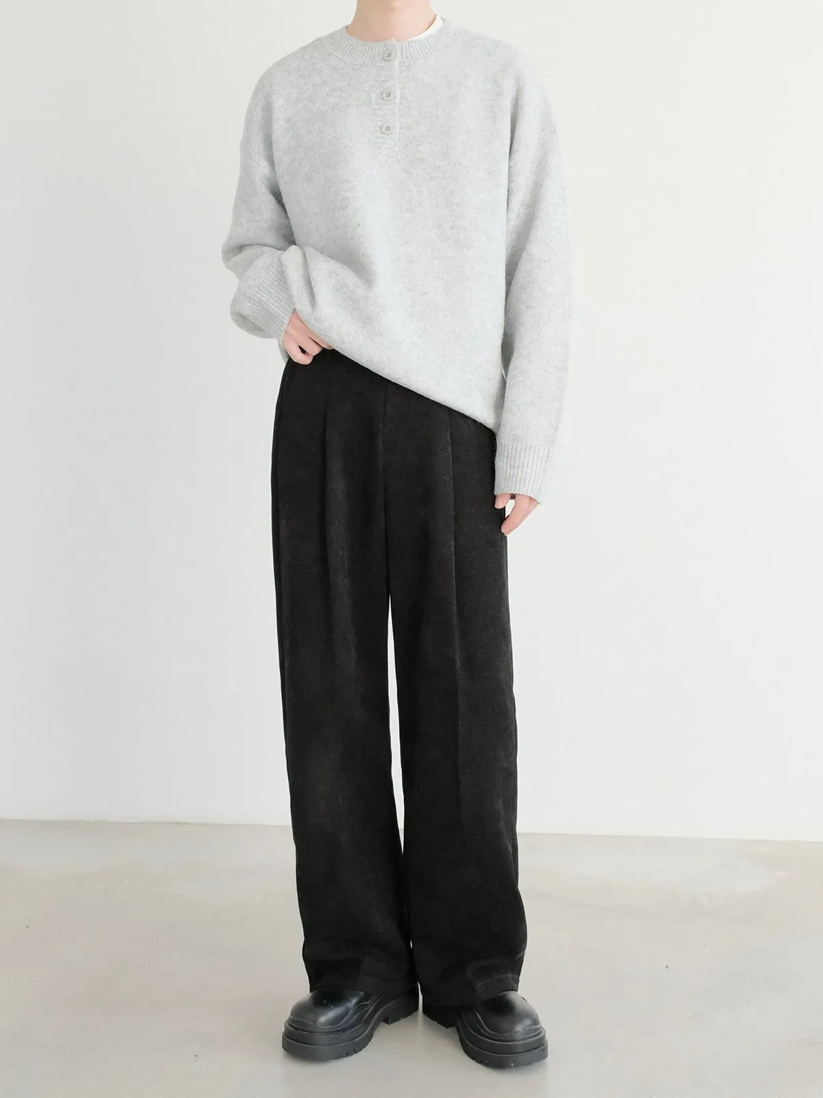 Zhou Relaxed Fit Velvet Pants